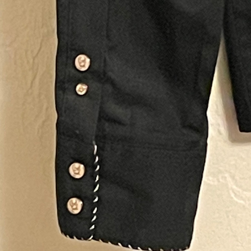 Top - Picture 2 of 4